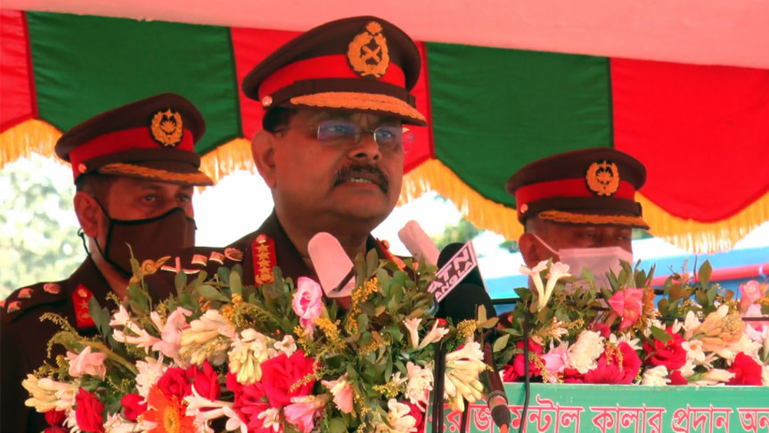 সেনাবাহিনীকে সর্বোচ্চ ত্যাগ স্বীকারে প্রস্তুত থাকতে হবে : জেনারেল আজিজ