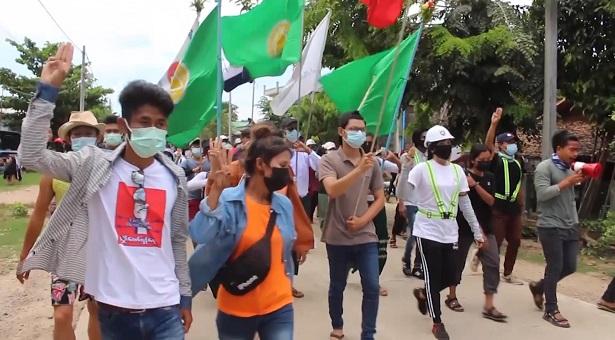 জান্তা সরকারের বিরুদ্ধে সশস্ত্র প্রতিরোধ শুরু