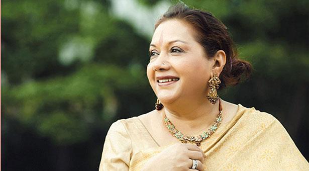 মিনা পাল থেকে কবরী হলেন যেভাবে