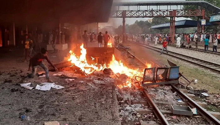 ব্রাহ্মণবাড়িয়া তাণ্ডব: ২০ মাদ্রাসা ছাত্র বহিষ্কার