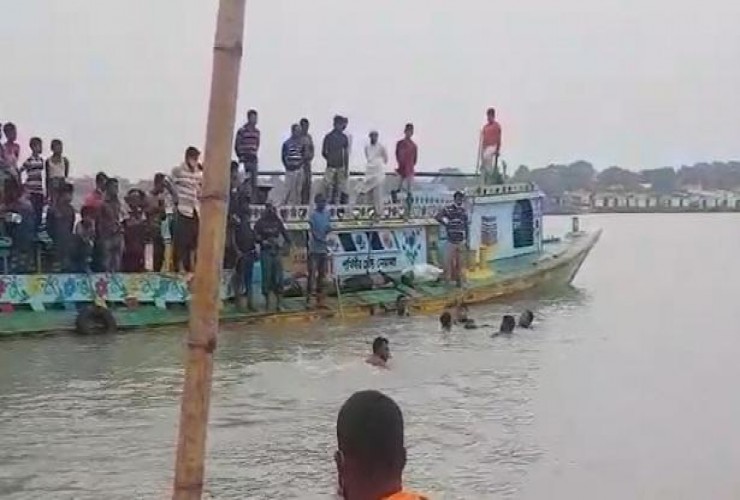শিবচরে বাল্কহেড ও স্পিডবোট সংঘর্ষ, নিহত ১৭