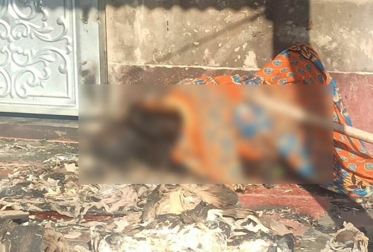 নড়াইলে বৃদ্ধাকে পুড়িয়ে হত্যা