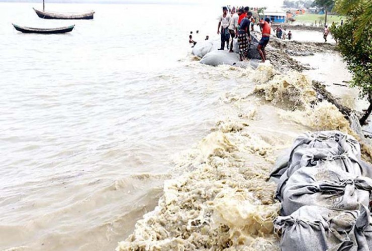 জোয়ারের পানি আরও বাড়ার আশঙ্কা, ৩ নম্বর সংকেত বহাল