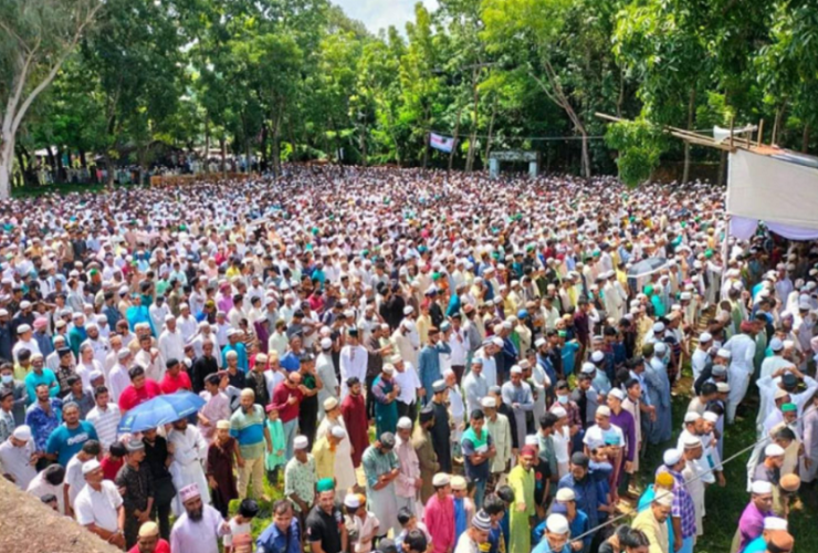 ট্রেন দুর্ঘটনায় নিহত ১১ তরুণের দাফন হাটহাজারীতে