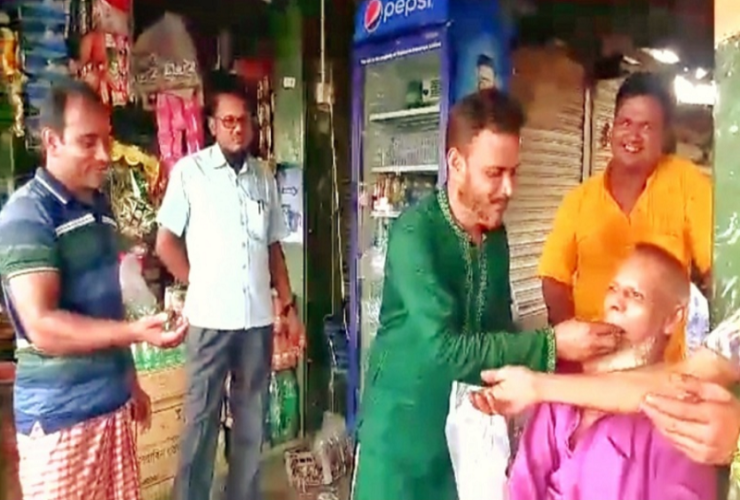 চেয়ারম্যানকে পিটিয়ে মিষ্টি বিতরণ!