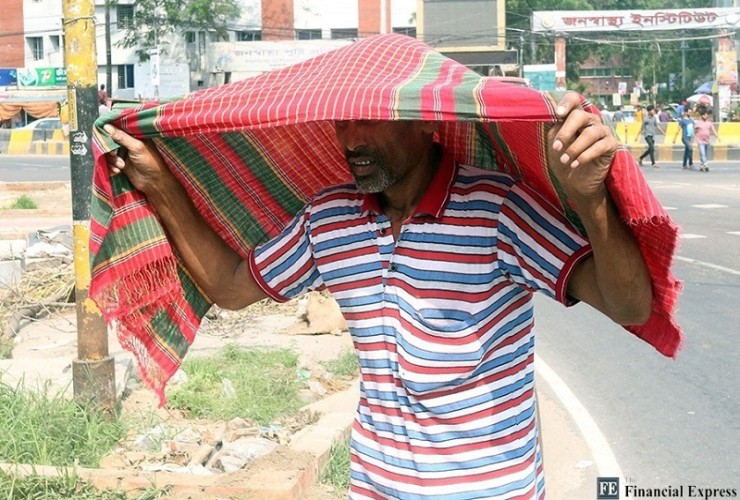 সাত জেলার উপর দিয়ে বইছে তাপপ্রবাহ