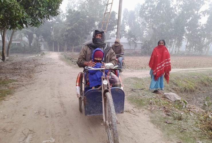 লালমনিরহাটে টানা ৬দিনের শৈত্যপ্রবাহে স্থবির জনজীবন