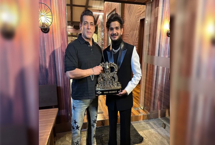 বিগ বস জিতে ৫০ লাখ, আরও কী পেলেন মুনাওয়ার