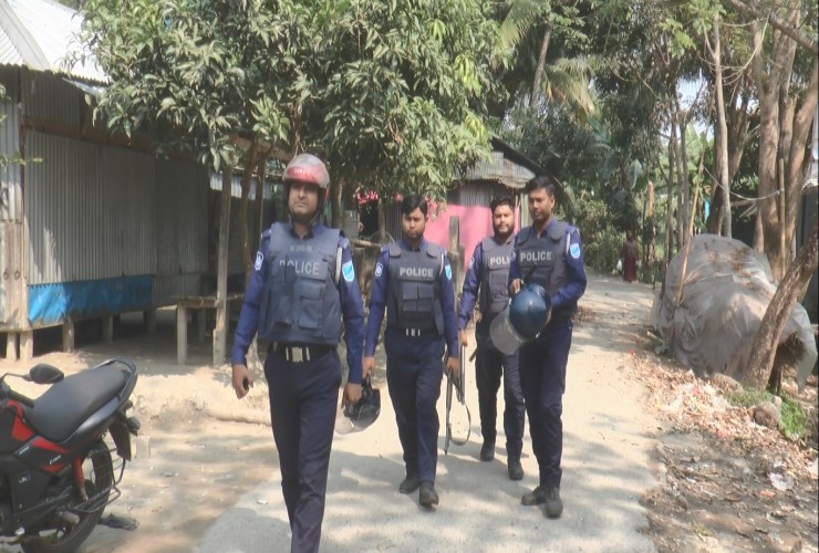কালকিনিতে নৌকার সমর্থকদের বাড়িঘর ভাংচুর, পুলিশ মোতায়েন