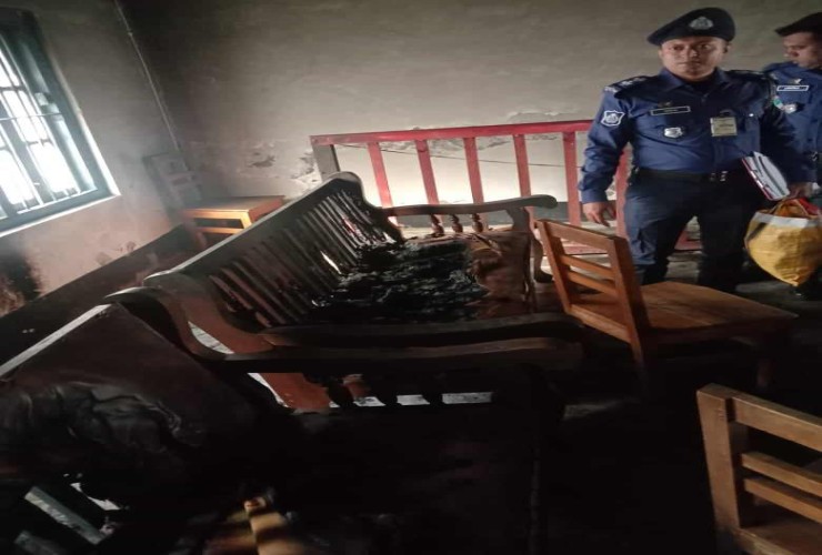 পাইকগাছায় ২ মাসেও আদালতে অগ্নিসংযোগ ঘটনার রহস্য উন্মোচিত হয়নি