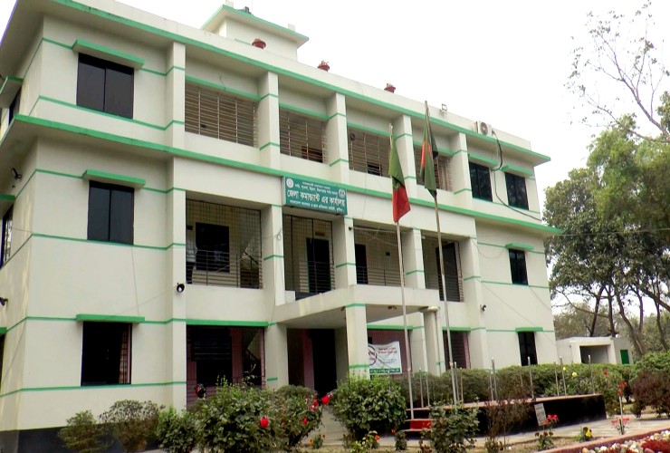 কুষ্টিয়ায় কাজের মজুরী না পাওয়ায় অসন্তোষ আনসারে