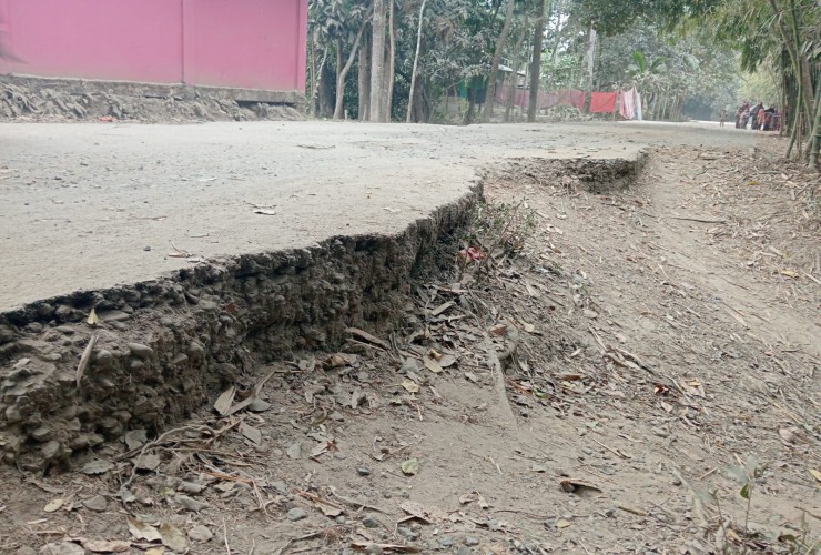 দোয়ারাবাজারের সবকটি রাস্তার বেহাল দশা কাজ হচ্ছেনা ১০ বছর যাবত