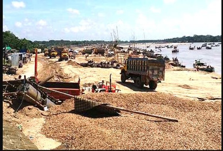 নেত্রকোণায় ৫বালুমহালের ইজারাকার্যক্রম স্থগিত করেছে প্রশাসন