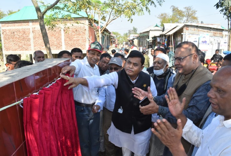 তাহিরপুর -মধ্যনগর সড়কের ব্রীজ নির্মাণ ভিত্তি প্রস্তর কাজের উদ্বোধন করেন -এমপি রঞ্জিত